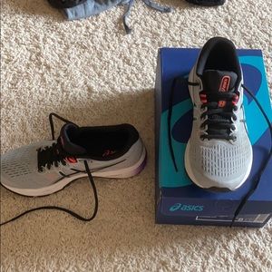 ASICS running shoes GT-1000